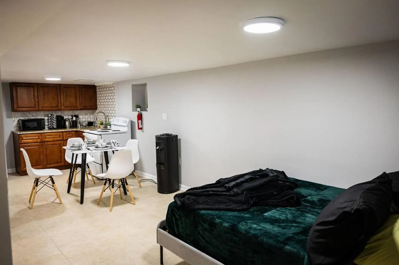 Holiday home Modern Studio Getaway 20 Mins To Nyc 10Min Ewr Villa New York